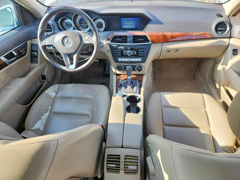 2013 Mercedes-benz C250 მანქანა იყიდება აუქციონზე, vin: WDDGF4HB9DA773050, აუქციონის ნომერი: 85629905