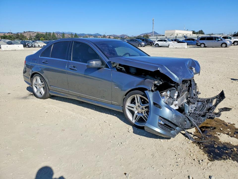 2012 Mercedes-benz C მანქანა იყიდება აუქციონზე, vin: WDDGF4HB7CR240422, აუქციონის ნომერი: 62632196