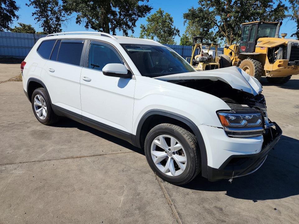 59387426 :رقم المزاد ، 1V2CR2CA4JC563537 vin ، 2018 Volkswagen Atlas مزاد بيع