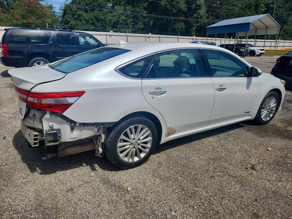 61117006 :رقم المزاد ، 4T1BD1EB5FU043792 vin ، 2015 Toyota Avalon Hybrid مزاد بيع