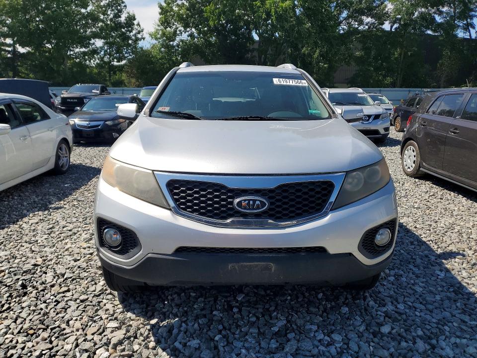 2011 Kia Sorento მანქანა იყიდება აუქციონზე, vin: 5XYKT4A16BG049523, აუქციონის ნომერი: 61977566