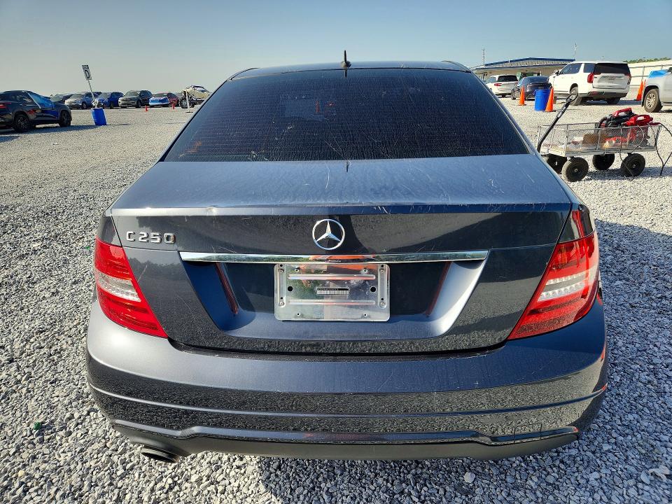 Продажа на аукционе авто 2014 Mercedes-benz C, vin: WDDGF4HB1EA960414, номер лота: 61549386