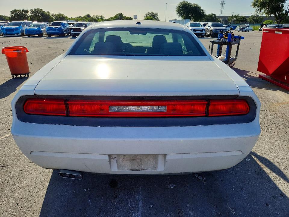 61015346 :رقم المزاد ، 2B3CJ4DG9BH511036 vin ، 2011 Dodge Challenger مزاد بيع