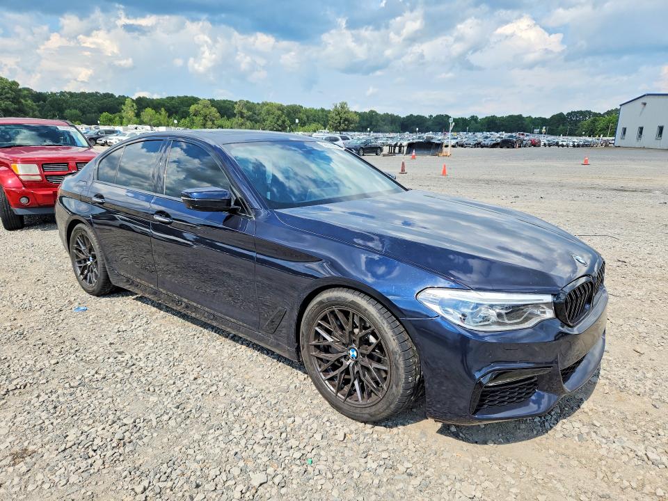 59652606 :رقم المزاد ، WBAJE5C58JG918580 vin ، 2018 Bmw 5 Series مزاد بيع