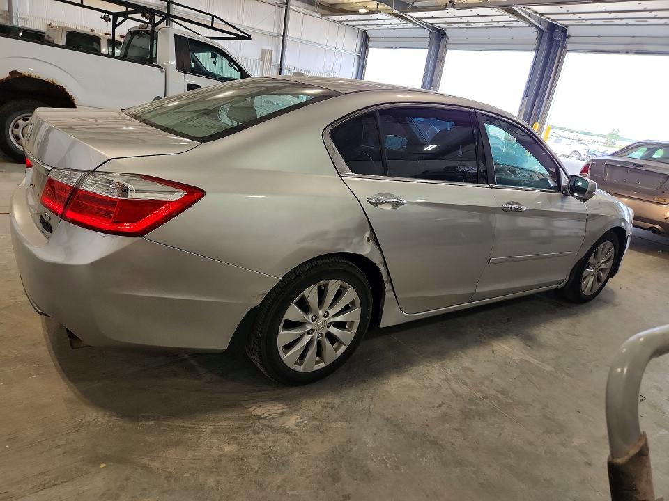 62207106 :رقم المزاد ، 1HGCR3F89DA043352 vin ، 2013 Honda Accord مزاد بيع