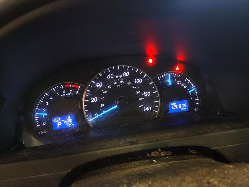 2014 Toyota Camry მანქანა იყიდება აუქციონზე, vin: 4T4BF1FKXER380147, აუქციონის ნომერი: 62720636