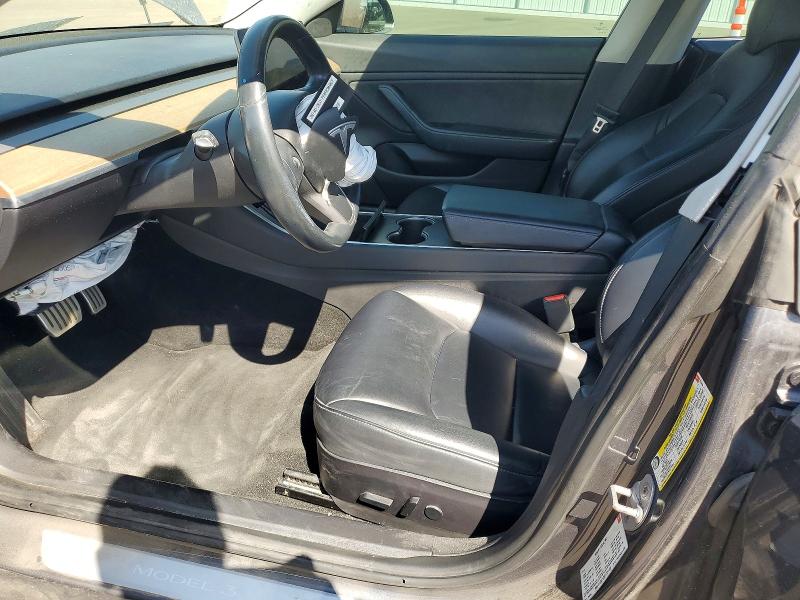 61928696 :رقم المزاد ، 5YJ3E1EB7JF151418 vin ، 2018 Tesla Model 3 مزاد بيع