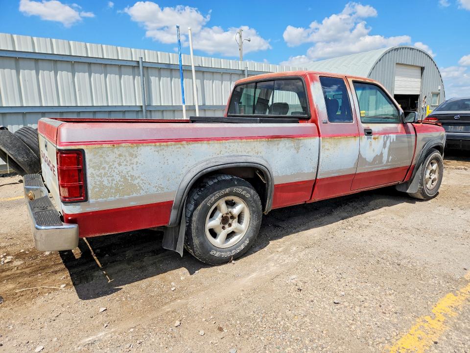 60781746 :رقم المزاد ، 1B7FL23X4NS619492 vin ، 1992 Dodge Dakota مزاد بيع