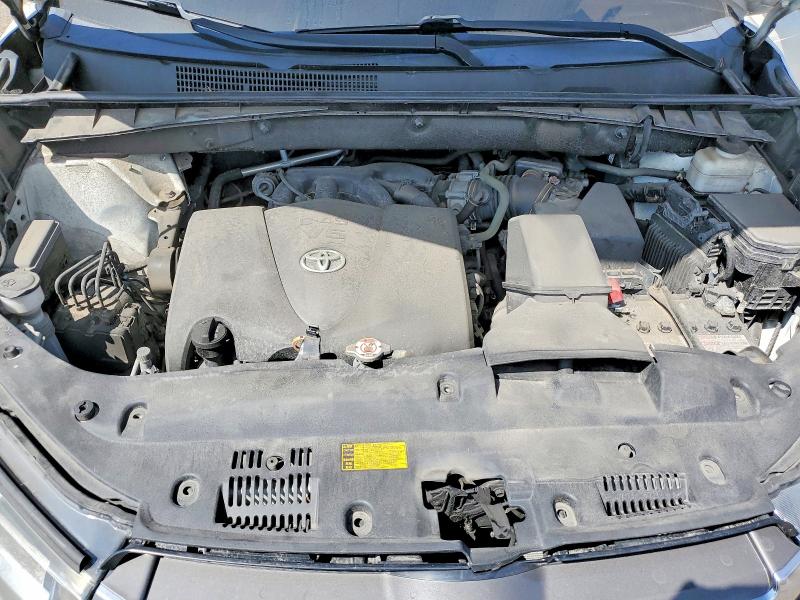 61308166 :رقم المزاد ، 5TDJZRFH7JS553075 vin ، 2018 Toyota Highlander مزاد بيع