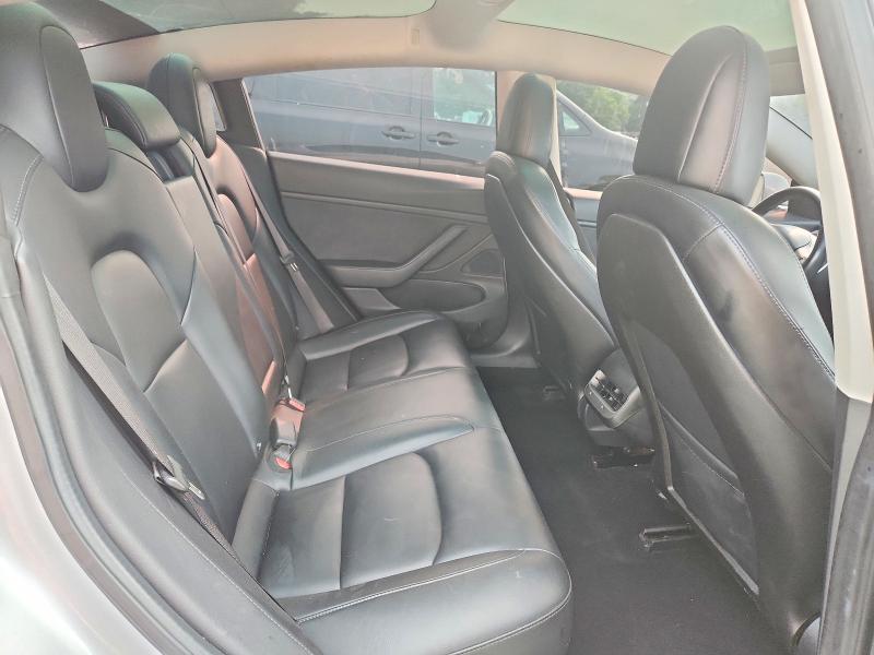 60234676 :رقم المزاد ، 5YJ3E1EB8JF104432 vin ، 2018 Tesla Model 3 مزاد بيع