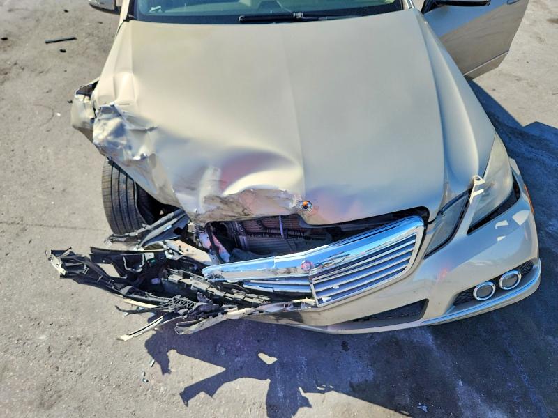 60818396 :رقم المزاد ، WDDHF5GB0AA036178 vin ، 2010 Mercedes-benz E مزاد بيع