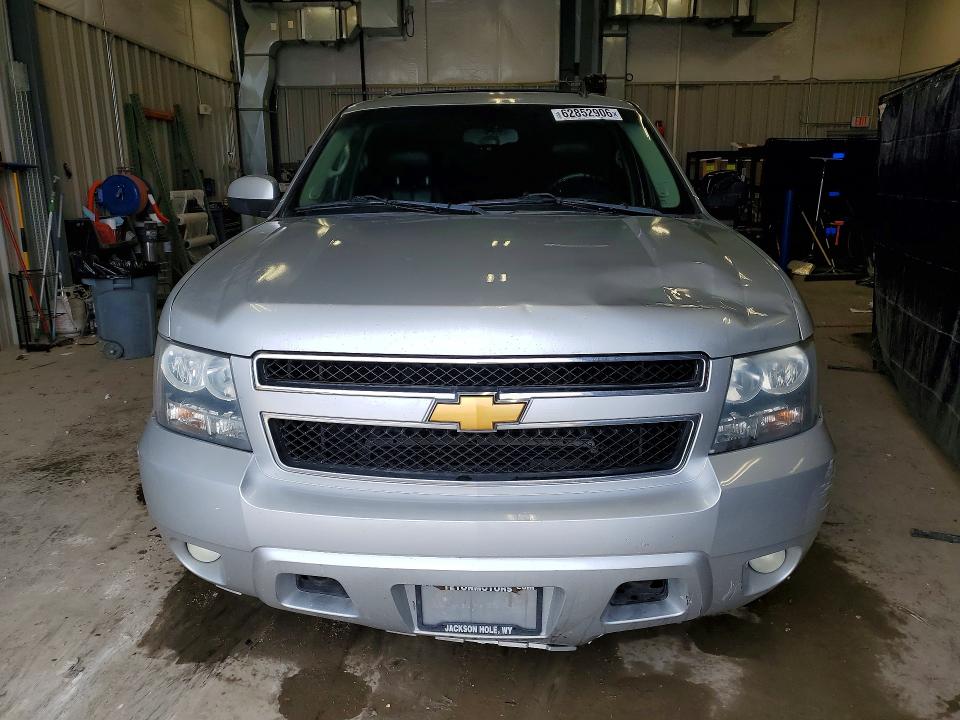 Продажа на аукционе авто 2012 Chevrolet Suburban, vin: 1GNSKJE77CR135823, номер лота: 62852906