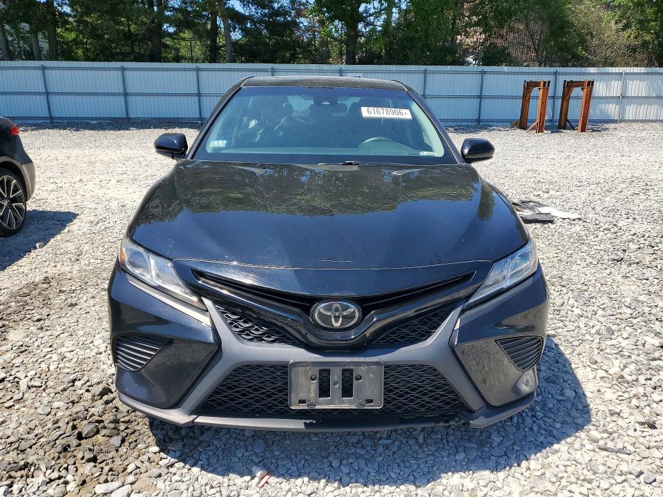 Продаж на аукціоні авто 2018 Toyota Camry, vin: 4T1B11HK0JU624596, номер лоту: 61678906
