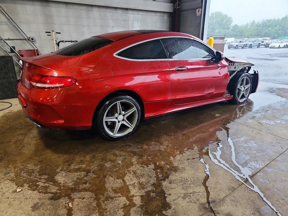 63135556 :رقم المزاد ، WDDWJ4KB9HF374733 vin ، 2017 Mercedes-benz C مزاد بيع