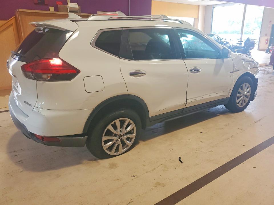 Продажа на аукционе авто 2017 Nissan Rogue, vin: KNMAT2MV9HP553469, номер лота: 61681946