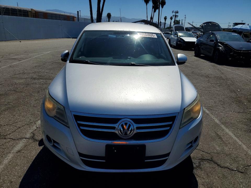 60508926 :رقم المزاد ، WVGAV7AX4BW538268 vin ، 2011 Volkswagen Tiguan مزاد بيع