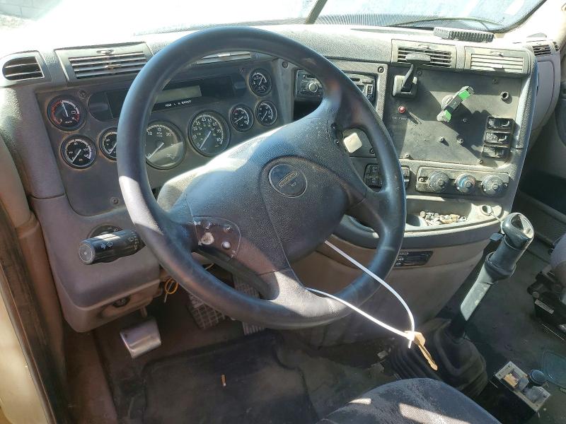 Продажа на аукционе авто 2011 Freightliner Cascadia, vin: 1FUJGLDR3BSBD7281, номер лота: 62967646