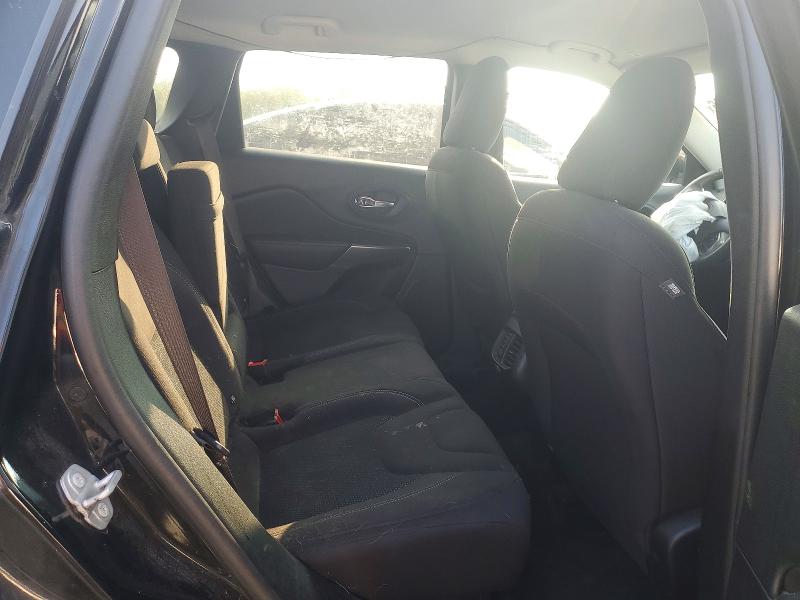 61370406 :رقم المزاد ، 1C4PJMCXXKD102686 vin ، 2019 Jeep Cherokee مزاد بيع