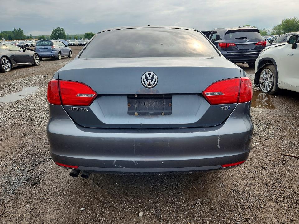 59103546 :رقم المزاد ، 3VWDL7AJXBM031925 vin ، 2011 Volkswagen Jetta مزاد بيع