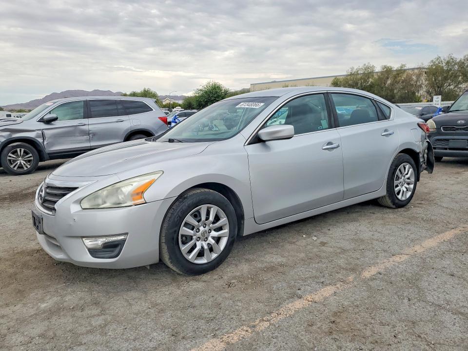 2015 Nissan Altima მანქანა იყიდება აუქციონზე, vin: 1N4AL3AP7FN370081, აუქციონის ნომერი: 61348066