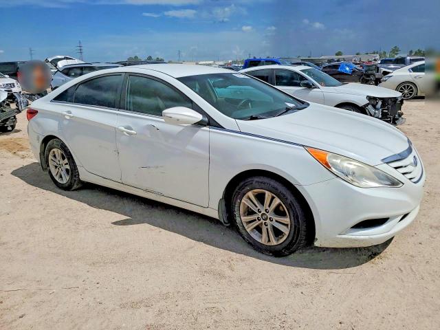 60612546 :رقم المزاد ، 5NPEB4AC2CH437473 vin ، 2012 Hyundai Sonata مزاد بيع