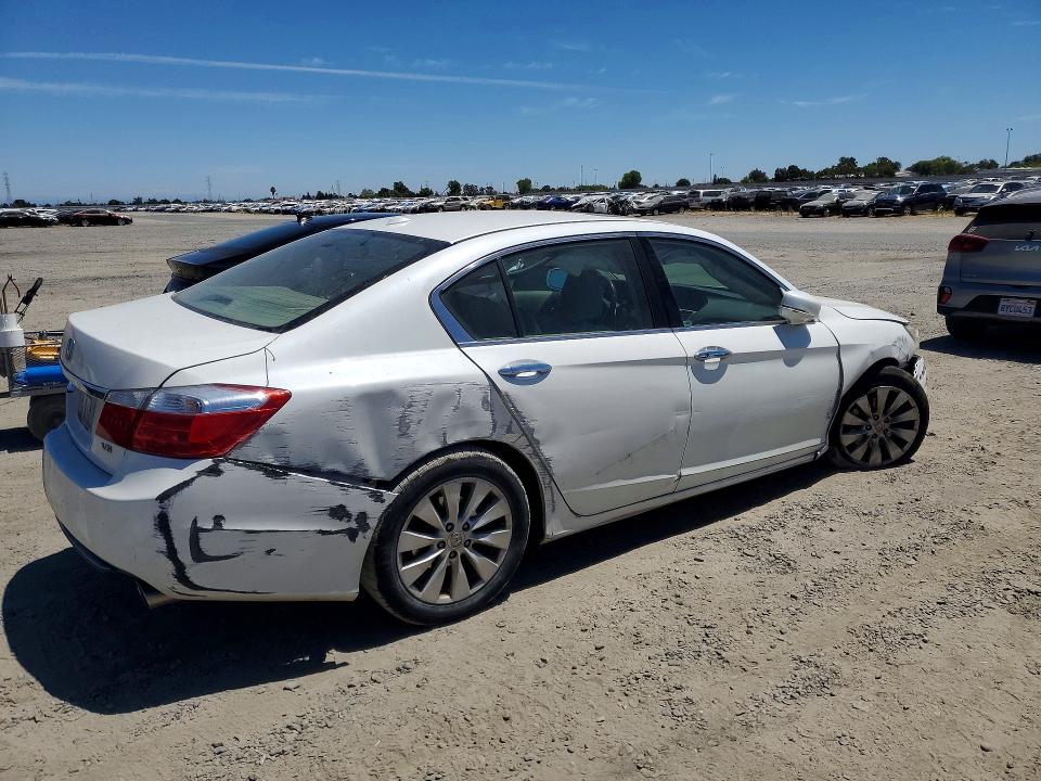 62669946 :رقم المزاد ، 1HGCR3F83FA017980 vin ، 2015 Honda Accord مزاد بيع