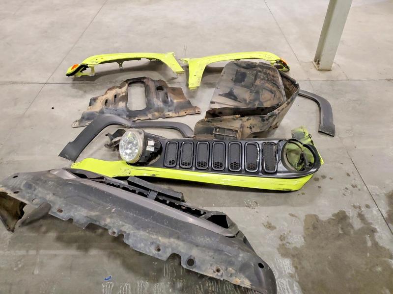 2018 Jeep Renegade მანქანა იყიდება აუქციონზე, vin: ZACCJBCB2JPH86737, აუქციონის ნომერი: 62157636