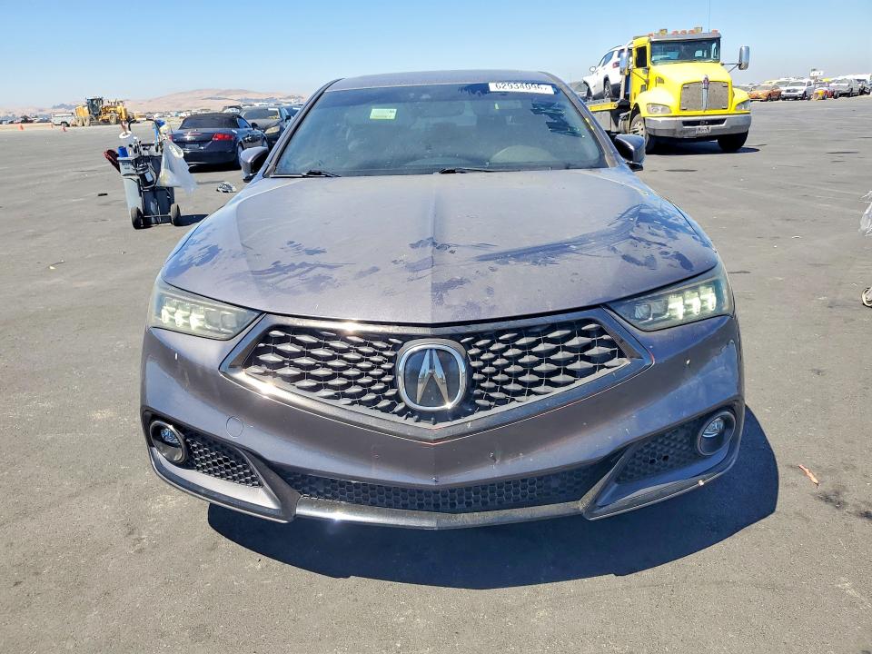 62934096 :رقم المزاد ، 19UUB2F68JA002451 vin ، 2018 Acura Tlx مزاد بيع