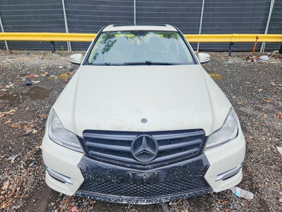 2012 Mercedes-benz C მანქანა იყიდება აუქციონზე, vin: WDDGF8BB3CR226324, აუქციონის ნომერი: 59976946