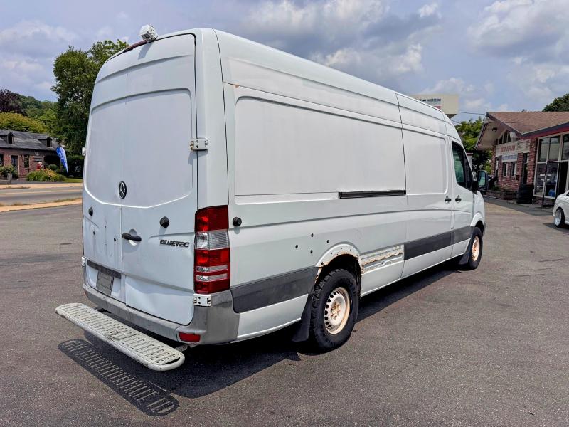 63203176 :رقم المزاد ، WD3PE8CB0B5576599 vin ، 2011 Mercedes-benz Sprinter مزاد بيع