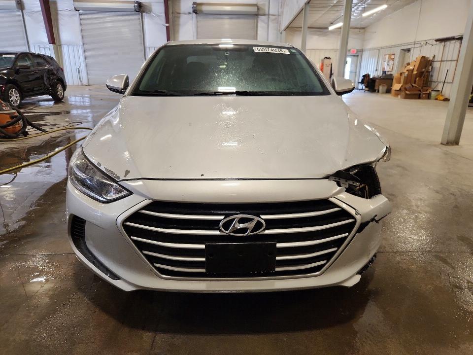 62074036 :رقم المزاد ، 5NPD74LF8JH299245 vin ، 2018 Hyundai Elantra مزاد بيع