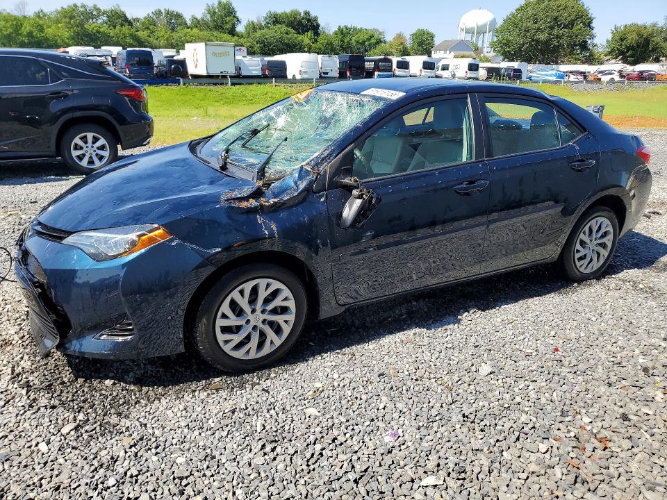 2018 Toyota Corolla მანქანა იყიდება აუქციონზე, vin: 2T1BURHE5JC059800, აუქციონის ნომერი: 61913156