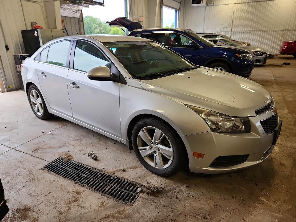 62828366 :رقم المزاد ، 1G1P75SZ7E7393196 vin ، 2014 Chevrolet Cruze مزاد بيع