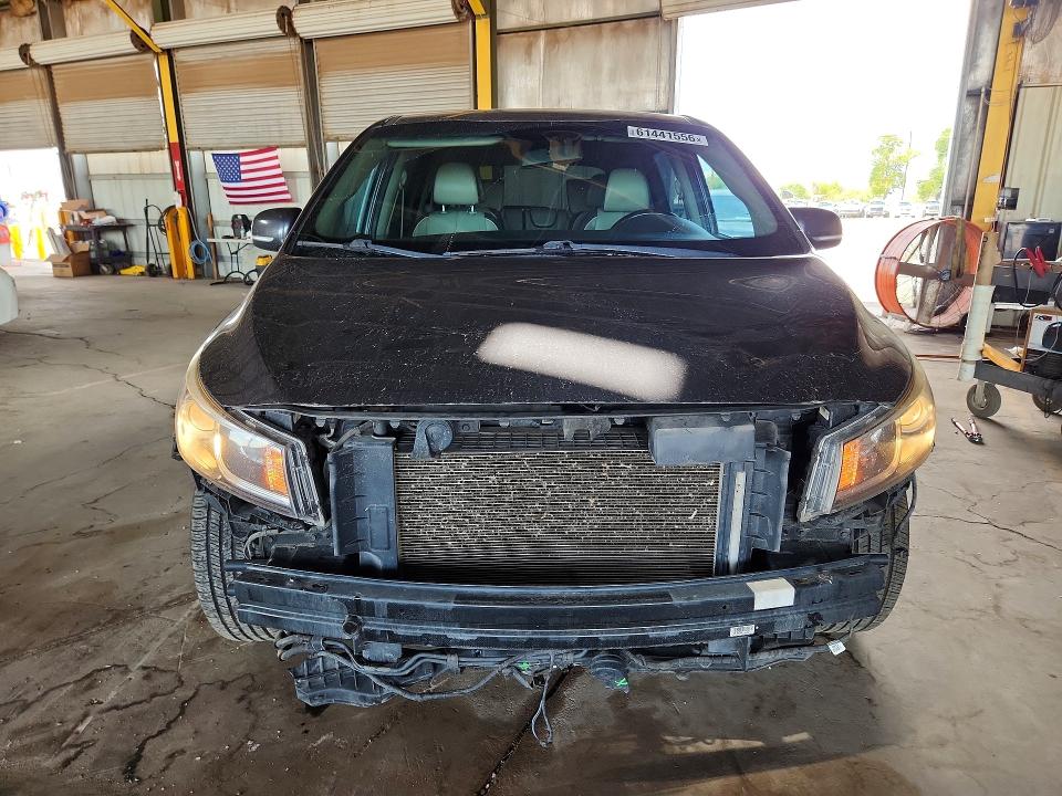 61441556 :رقم المزاد ، KNDMB5C18H6338350 vin ، 2017 Kia Sedona مزاد بيع