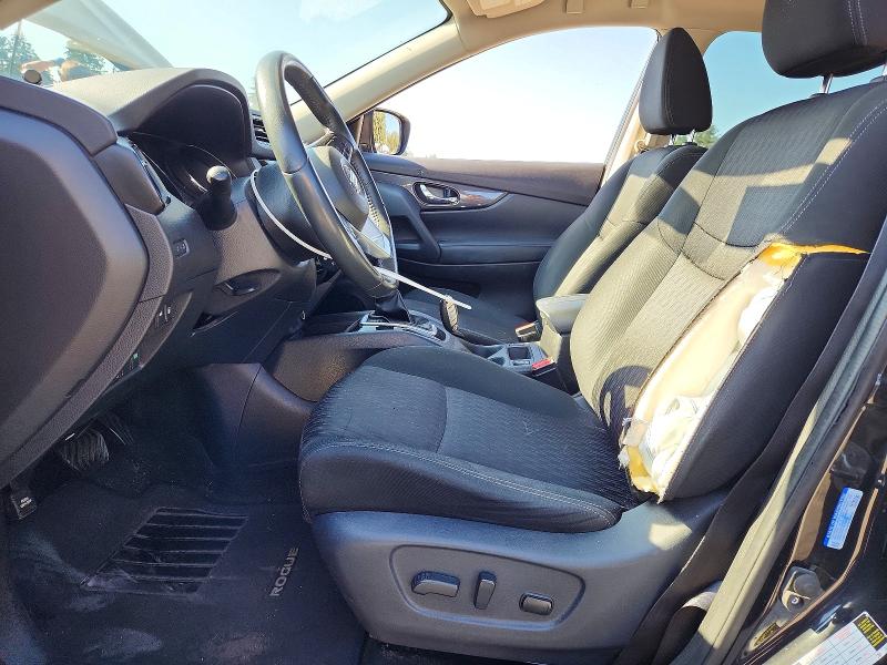 60977906 :رقم المزاد ، KNMAT2MV8JP585934 vin ، 2018 Nissan Rogue مزاد بيع