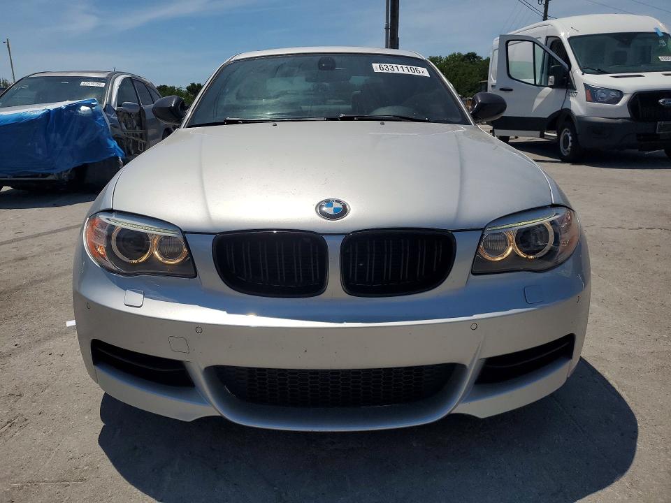 63311106 :رقم المزاد ، WBAUC9C55DVY60258 vin ، 2013 Bmw 135 مزاد بيع