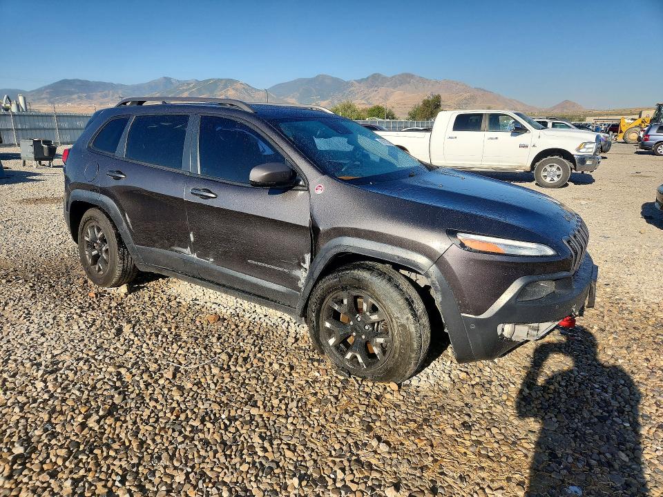 2014 Jeep Cherokee მანქანა იყიდება აუქციონზე, vin: 1C4PJMBS3EW240262, აუქციონის ნომერი: 62672246