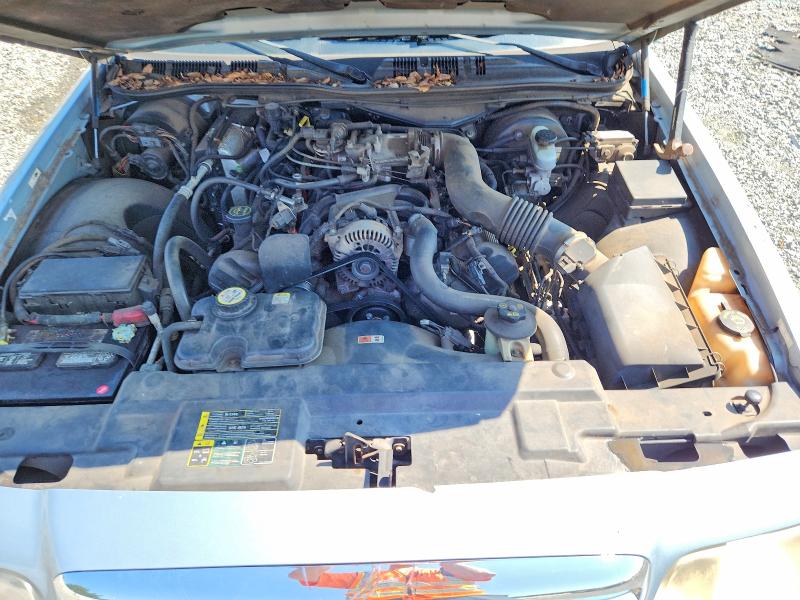 Auction sale of the 2004 Ford Crown Victoria, vin: 2FAFP74W44X128980, lot number: 63022376