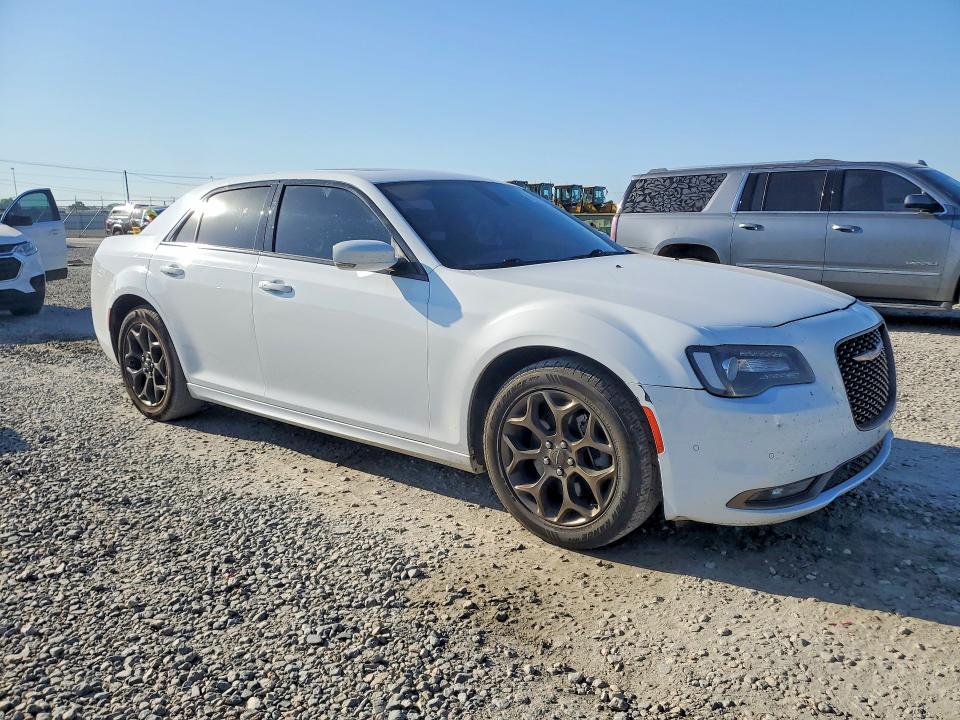 Auction sale of the 2016 Chrysler 300, vin: 2C3CCAGG4GH274308, lot number: 61431416