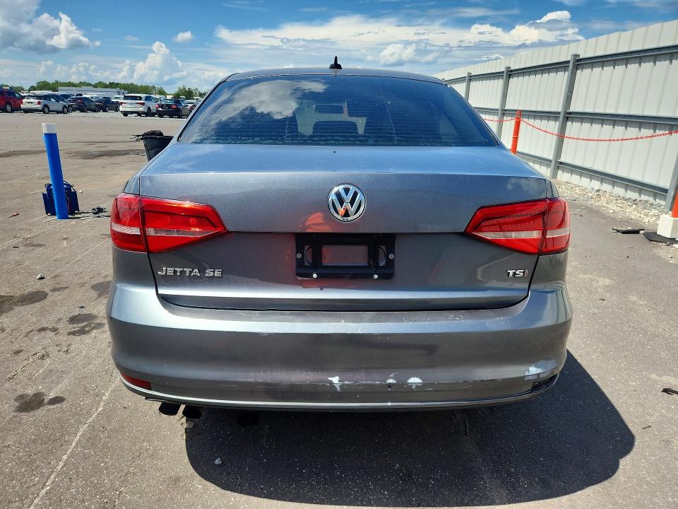 60715436 :رقم المزاد ، 3VWD17AJXFM251111 vin ، 2015 Volkswagen Jetta مزاد بيع