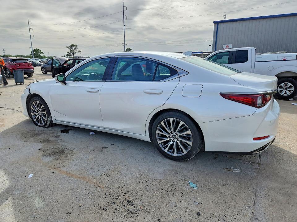 60636676 :رقم المزاد ، 58ADZ1B18LU071340 vin ، 2020 Lexus Es مزاد بيع