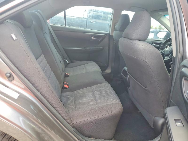 62345726 :رقم المزاد ، 4T1BF1FK7HU812532 vin ، 2017 Toyota Camry مزاد بيع