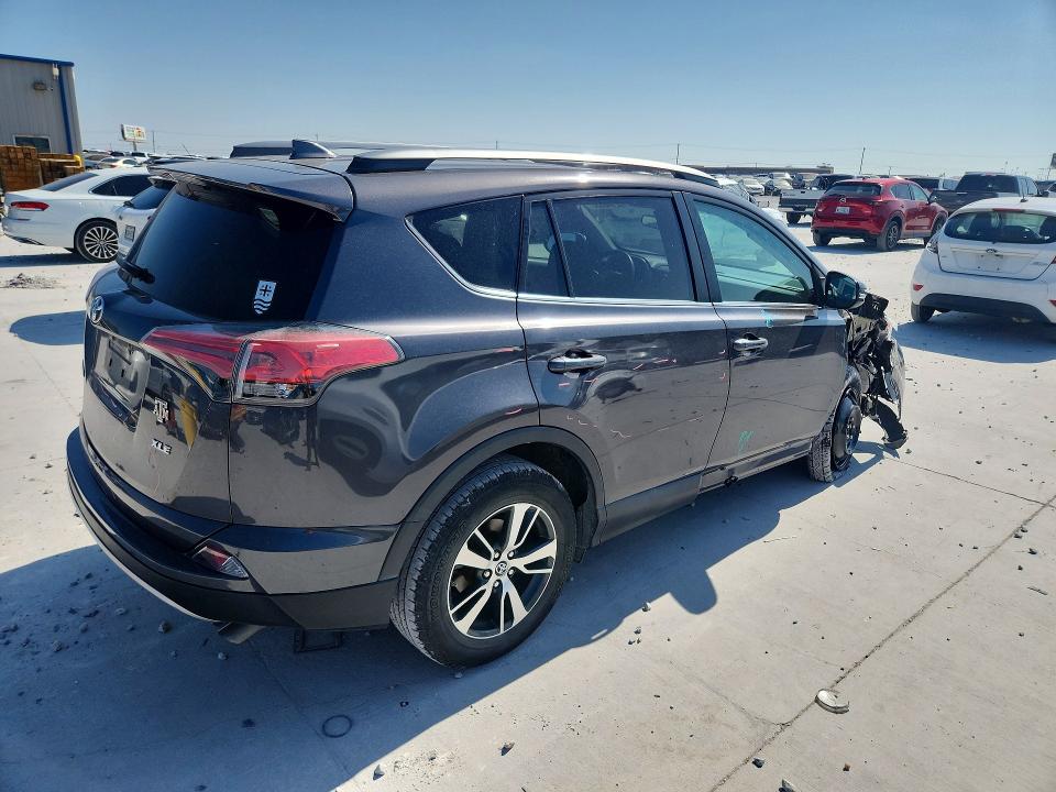 62140336 :رقم المزاد ، 2T3WFREV3JW405753 vin ، 2018 Toyota Rav4 مزاد بيع