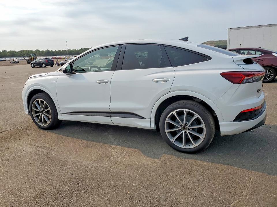 Продаж на аукціоні авто 2022 Audi Q4 E-tron, vin: WA132BFZ9NP042734, номер лоту: 60259136