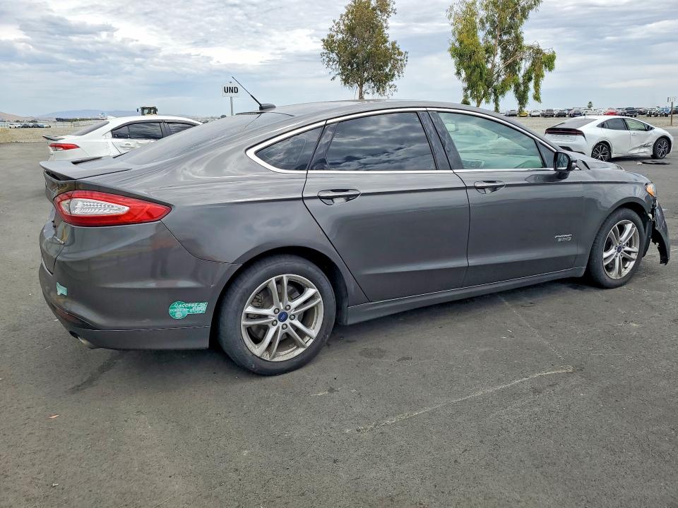 60522556 :رقم المزاد ، 3FA6P0SU4GR241808 vin ، 2016 Ford Fusion مزاد بيع