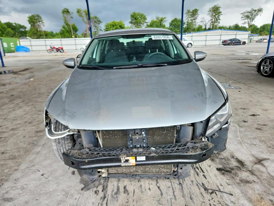 62651856 :رقم المزاد ، 1VWAT7A38HC072701 vin ، 2017 Volkswagen Passat مزاد بيع