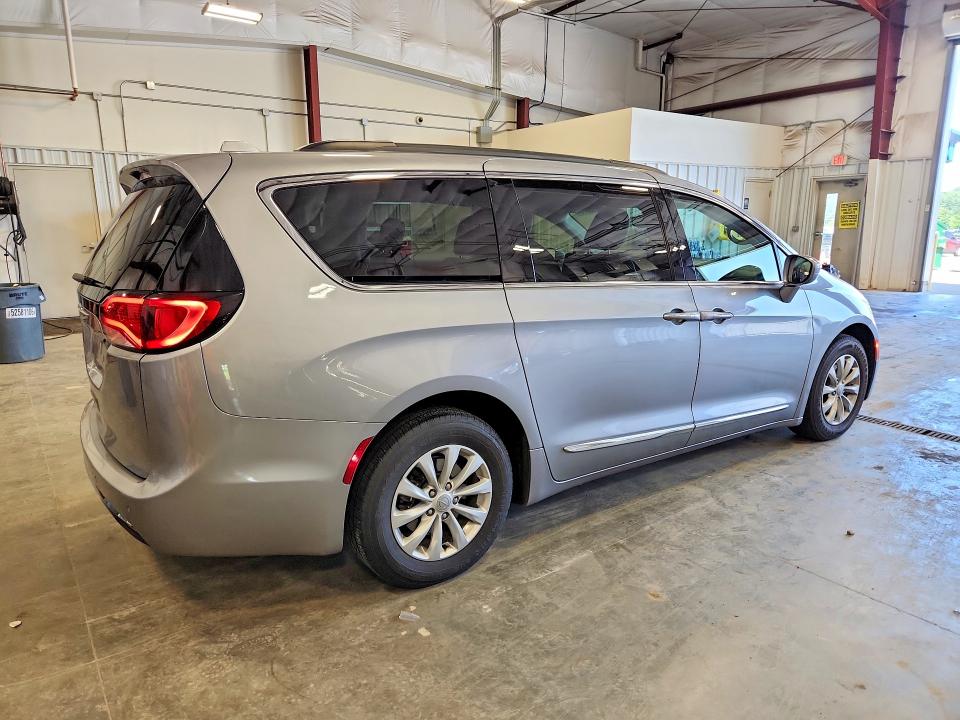Продажа на аукционе авто 2017 Chrysler Pacifica, vin: 2C4RC1BG2HR527392, номер лота: 59598656