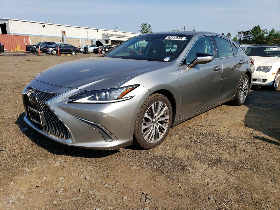 60743566 :رقم المزاد ، 58ABZ1B17KU041848 vin ، 2019 Lexus Es مزاد بيع