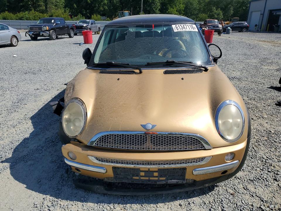 2004 Mini Cooper მანქანა იყიდება აუქციონზე, vin: WMWRC334X4TJ53338, აუქციონის ნომერი: 61347116