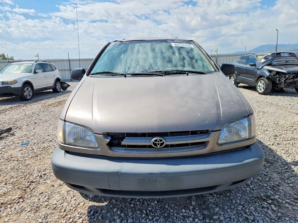 62776566 :رقم المزاد ، 4T3ZF13C9XU117017 vin ، 1999 Toyota Sienna مزاد بيع